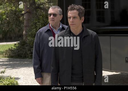 Titre original : RENCONTREZ LE FOCKERS. Titre en anglais : RENCONTREZ LE FOCKERS. Directeur : M. Film JAY ROACH. Année : 2004. Stars : Ben Stiller, Robert de Niro. Credit : DREAMWORKS / Album Banque D'Images