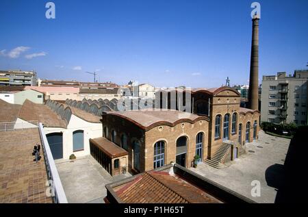 Terrassa ; "la science et la technologie du' et l'ancienne usine de textile (architecture moderniste par F. Amat Aymerich). Banque D'Images