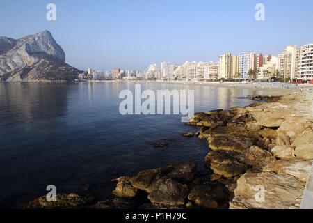 Espagne - région autonome de Valence - Marina Alta (Ville) - Alicante. Calpe / Calp ; Playa de Levante o de la Fossa y Peñon de Ifach. Banque D'Images