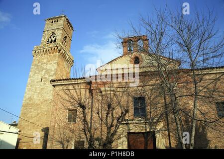 Espagne - ARAGON - Calatayud (district) - Saragosse Saragosse. Miedes de Aragón, Église paroissiale de San Pedro y torre gótica 'del reloj'. Banque D'Images