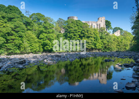 Barnard Castle, construit au 12ème siècle, situé au bord de la Rivière Tees dans Co., Durham au Royaume-Uni. Banque D'Images