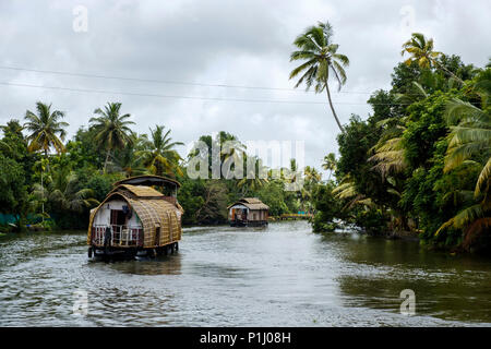 Houseboats Alappuzha (ou naviguer dans les Backwaters du Kerala, India), l'état de l'Inde. Banque D'Images