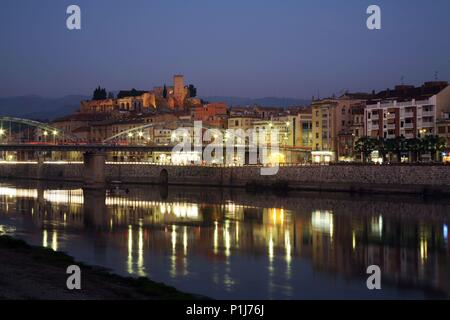 Espagne - Catalogne - Baix Ebre (district) - Tarragone. Tortosa ; riu Ebre, Castell de ciutat i La Suda / Rio Ebro, ciudad y Castillo de la Suda. Banque D'Images