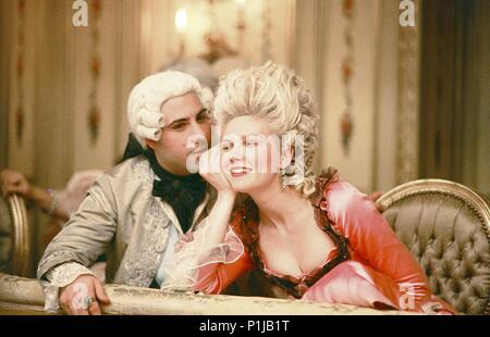 Film Original Titre : Marie Antoinette. Titre en anglais : Marie Antoinette. Film Réalisateur : Sofia Coppola. Année : 2006. Stars : Louis XVI. VON FRANKREICH ; Marie Antoinette von FRANKREICH ; JASON SCHWARTZMAN ; Kirsten Dunst. Credit : COLUMBIA PICTURES CORPORATION/AMERICAN ZOETROPE / JOHNSON, Leigh / Album Banque D'Images