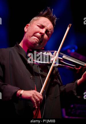 Nigel Kennedy, 2009. Artiste : Alan John Ainsworth. Banque D'Images