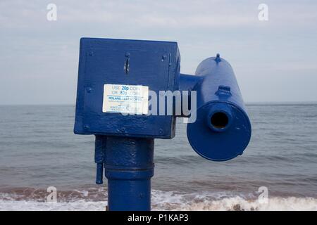 Un bleu, un Roland télescope sur front de mer, dans le sud du Devon Teignmouth Banque D'Images