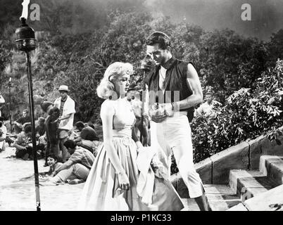 Titre original : GIDGET. Titre en anglais : GIDGET. Directeur du film : PAUL WENDKOS. Année : 1959. Stars : Cliff Robertson ; SANDRA DEE. Credit : Columbia Pictures / Album Banque D'Images