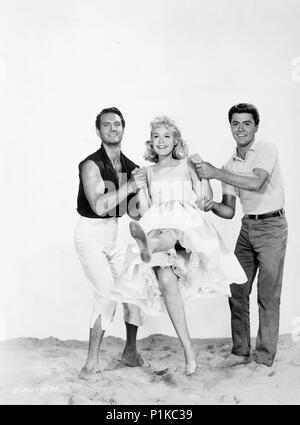 Titre original : GIDGET. Titre en anglais : GIDGET. Directeur du film : PAUL WENDKOS. Année : 1959. Stars : Cliff Robertson ; SANDRA DEE, JAMES DARREN. Credit : Columbia Pictures / Album Banque D'Images