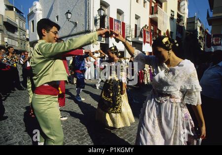 Algemesí, "Fiesta Mayor" (une grande fête) ; 'Llauradors' (ferme) la danse. Banque D'Images