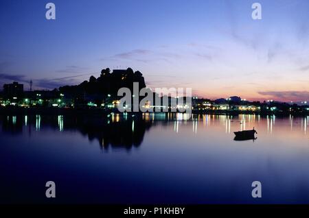 Denia, port, ville et château arabe (Costa Blanca). Banque D'Images