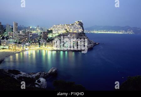 Benidorm, 'Colina de la Cala de Finestrat / Cala' et creek (Costa Blanca). Banque D'Images