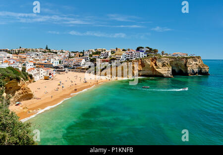 Praia do Carvoeiro au printemps Banque D'Images