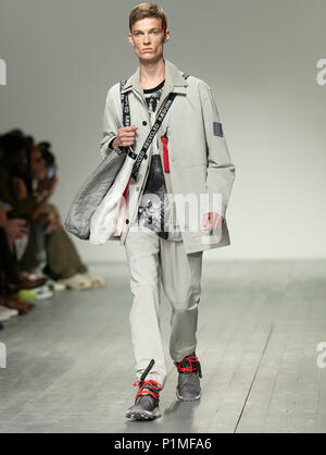 Christopher Raeburn Juin 2018 LFWM Banque D'Images