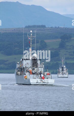 FS Panthere (A749) et FS (Lynx A751), deux écoles de la classe-Leopard exploité par la marine française, passant Greenock après une courte visite à Glasgow Banque D'Images