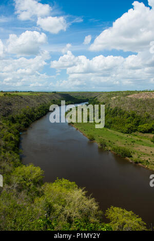 La rivière Chavon à La Romana, République dominicaine. Banque D'Images