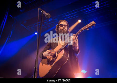 Norvège, Oslo - 12 juin, 2018. La chanteuse folk américaine, auteur-compositeur et musicien père John Misty effectue un concert live à Sentrum Scene à Oslo. (Photo crédit : Gonzales Photo - Tord Litleskare). Gonzales : Crédit Photo/Alamy Live News Banque D'Images