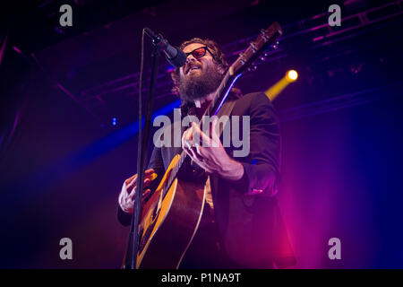 Norvège, Oslo - 12 juin, 2018. La chanteuse folk américaine, auteur-compositeur et musicien père John Misty effectue un concert live à Sentrum Scene à Oslo. (Photo crédit : Gonzales Photo - Tord Litleskare). Gonzales : Crédit Photo/Alamy Live News Banque D'Images