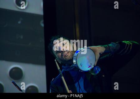 Madrid, Espagne. 12 Juin, 2018. Filasṭyn & Nova effectuée au square Santa Ana à Madrid pour l'ouverture de festival organisé par ZIP Teatro Español avec leur spectacle "Drapetomania" Crédit : Lora Grigorova/Alamy Live News Banque D'Images