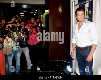 Mumbai, Inde. 12 Juin, 2018. Acteur de cinéma indien Bobby Deol posent au cours d'une conférence de presse à Mumbai pour la 19e édition de l'IIFA Awards Nexa qui passe en Thaïlande. Credit : Azhar Khan SOPA/Images/ZUMA/Alamy Fil Live News Banque D'Images