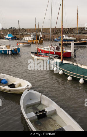 Bateaux à voile dans le port de North Berwick, East Lothian, Scotland, UK. Banque D'Images