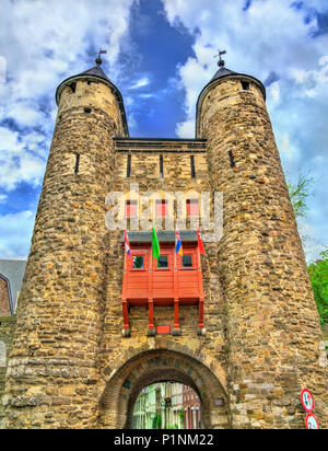 Helpoort ou Hell Gate, une porte médiévale à Maastricht, aux Pays-Bas Banque D'Images