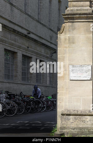 Avis à l'extérieur de la Weston construction de la Bodleian Library de l'université d'Oxford, en Angleterre. Banque D'Images