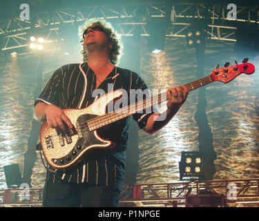 ATLANTA, GA - 19 juillet : Stu Hamm effectue pendant le G3 Tour à la Tente à Atlanta, Géorgie le 19 juillet 2001. Crédit : Chris McKay / MediaPunch Banque D'Images