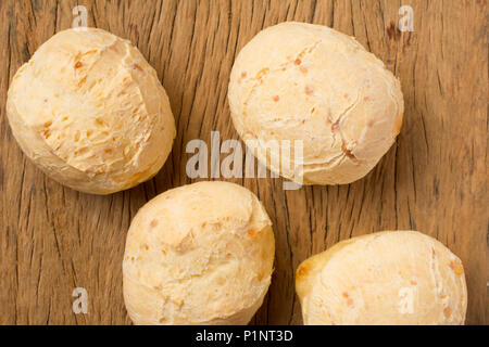 Pain au fromage connu sous le nom de Pao de Queijo" au Brésil (Minas Gerais) ; de Chipa au Paraguay ; Pandebono en Colombie, Pan de Yuca en Equateur et dans Cunape Boli Banque D'Images