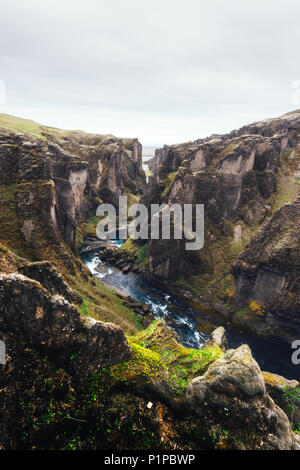 Fjadrargljufur canyon dans le sud-est de l'Islande Banque D'Images