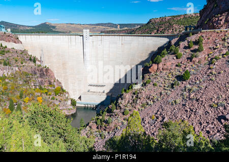 Flaming Gorge Reservoir barrage hydroélectrique sur la Green River, Wyoming Banque D'Images