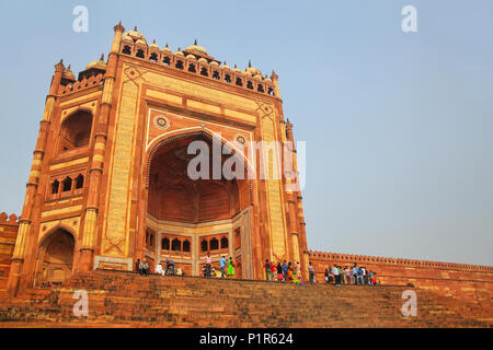 Buland Darwasa (Porte de la Victoire) menant à Jama Masjid de Fatehpur Sikri, Uttar Pradesh, Inde. C'est la plus haute passerelle dans le monde et est un exemple Banque D'Images