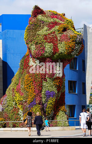 Le chiot, une sculpture florale par Jeff Koons, Musée Guggenheim de Bilbao, Vizcaya, Pays Basque, Espagne, Banque D'Images