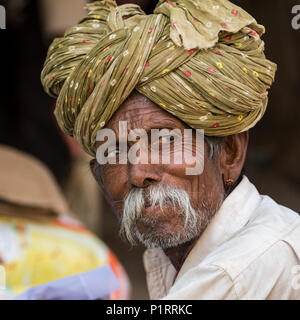 Portrait of a senior man indien dans un turban, Fort Jaisalmer Jaisalmer, Rajasthan, Inde, Banque D'Images