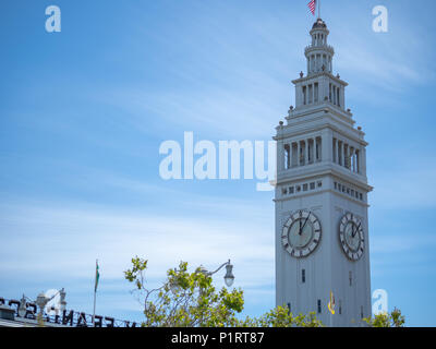 Le Port de San Francisco Ferry Building sur le front de l'Embarcadero Banque D'Images