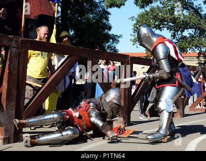 Au cours du tournoi de combat chevalier Odessa festival international de la culture médiévale. Banque D'Images