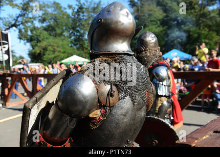 Au cours du tournoi de combat chevalier Odessa festival international de la culture médiévale. Banque D'Images