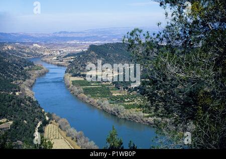 Ribera d'Ebre : Vue aérienne de la rivière Ebro près de (comarca /région de Ribera d'Ebre). Banque D'Images