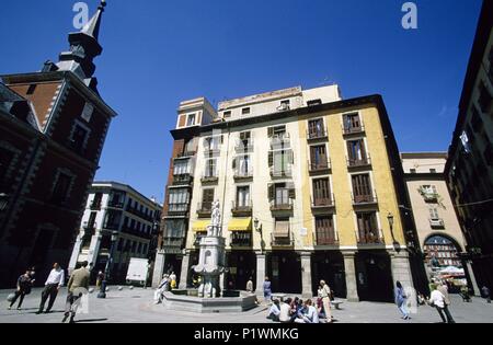 Plaza / Puerta Cerrada square et Palacio de Santa Cruz / palace (à côté de la Plaza Mayor). Banque D'Images