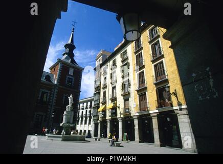 Plaza / Puerta Cerrada square et Palacio de Santa Cruz / palace (à côté de la Plaza Mayor). Banque D'Images