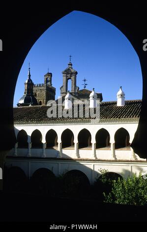 Guadalupe, 'mudéjar" cloître / Cour de l'hôtel Parador Nacional de Turismo Hotel ; monastère tours. Banque D'Images