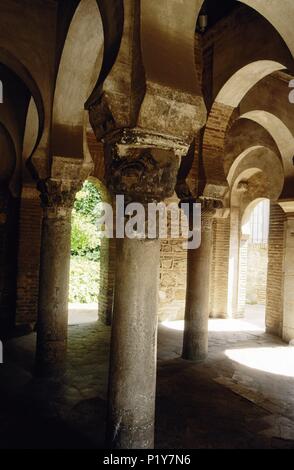 Tolède, Cordoue / Mosquée Cristo de la Luz ; intérieur / arches. Banque D'Images