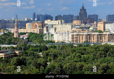 Russie, Moscou, vue de Moscou de l'haut de Lenine Hills a également appelé les moineaux Banque D'Images