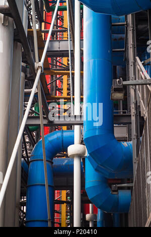 L'étrange structure externe du Centre Pompidou à Paris, France Banque D'Images