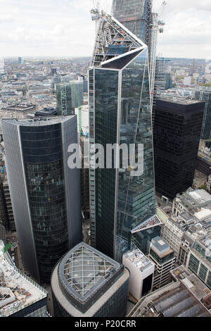 Une vue aérienne de 'le Scalpel' un gratte-ciel en construction dans la ville de Londres Banque D'Images