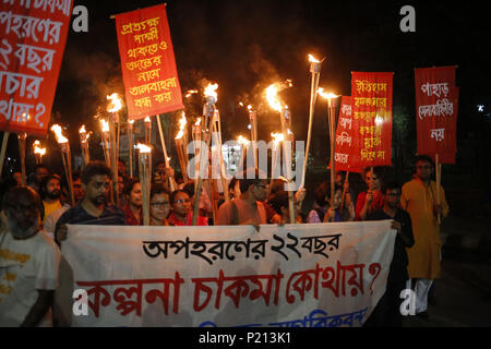 Dhaka, Bangladesh. 11 Juin, 2018. Militant du Bangladesh a appelé une phase de répression d'une manifestation à Shahbag en protestation à l'enlèvement d'organisateur de Hill's femme Russie Kalpana Chakma 22 an. Les droits humains ont exigé un niveau élevé d'enquête sur l'enlèvement et la disparition de Hill Women's Federation chef Kalapna Chakma. Credit : Md. Mehedi Hasan/ZUMA/Alamy Fil Live News Banque D'Images