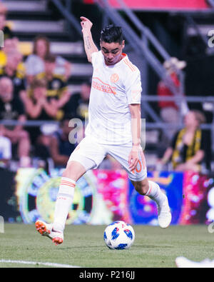 10 juin 2018 : Atlanta United FC terrain Miguel Almiron (10) prend un tir au but contre SC Columbus Crew de Columbus, OH, USA. Brent Clark/Alamy Live News Banque D'Images