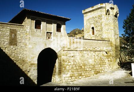 Daroca, Puerta alta (haute) de la porte et les murs. Banque D'Images