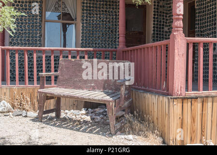 Tom Kelly's Bottle house dans l'exploitation aurifère historique de Rhyolite Ghost Town,, près de Beatty, Nevada, USA Banque D'Images