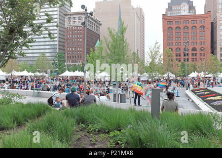 Au cours de la place publique Juin 2018 Célébration de la fierté dans le centre-ville de Cleveland, Ohio, USA. Banque D'Images