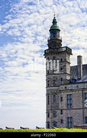 Le fameux château de Kronborg, le château du hameau de la ville scandinave d'Elseneur - Elseneur, Danemark. Lieux de Shakespeare. Banque D'Images